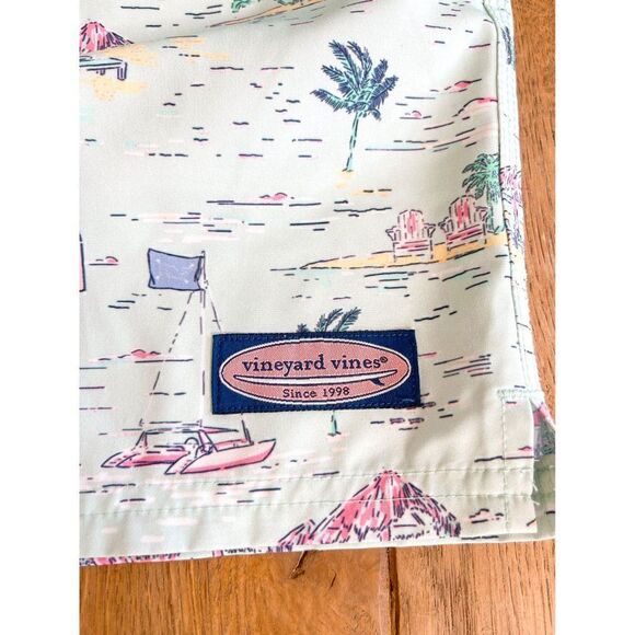 Vineyard Vines Mens 7" Chappy Swim Trunks, Size Large - Picture 2 of 4